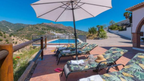 Casa Rural Moreno Canillas de Albaida by Ruralidays, Canillas De Albaida